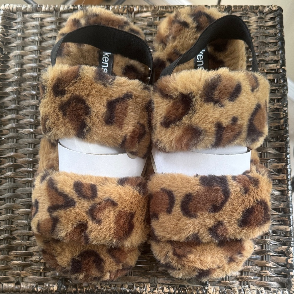 KENSIE‎ Leopard Print Fuzzy Slippers women’s size 8